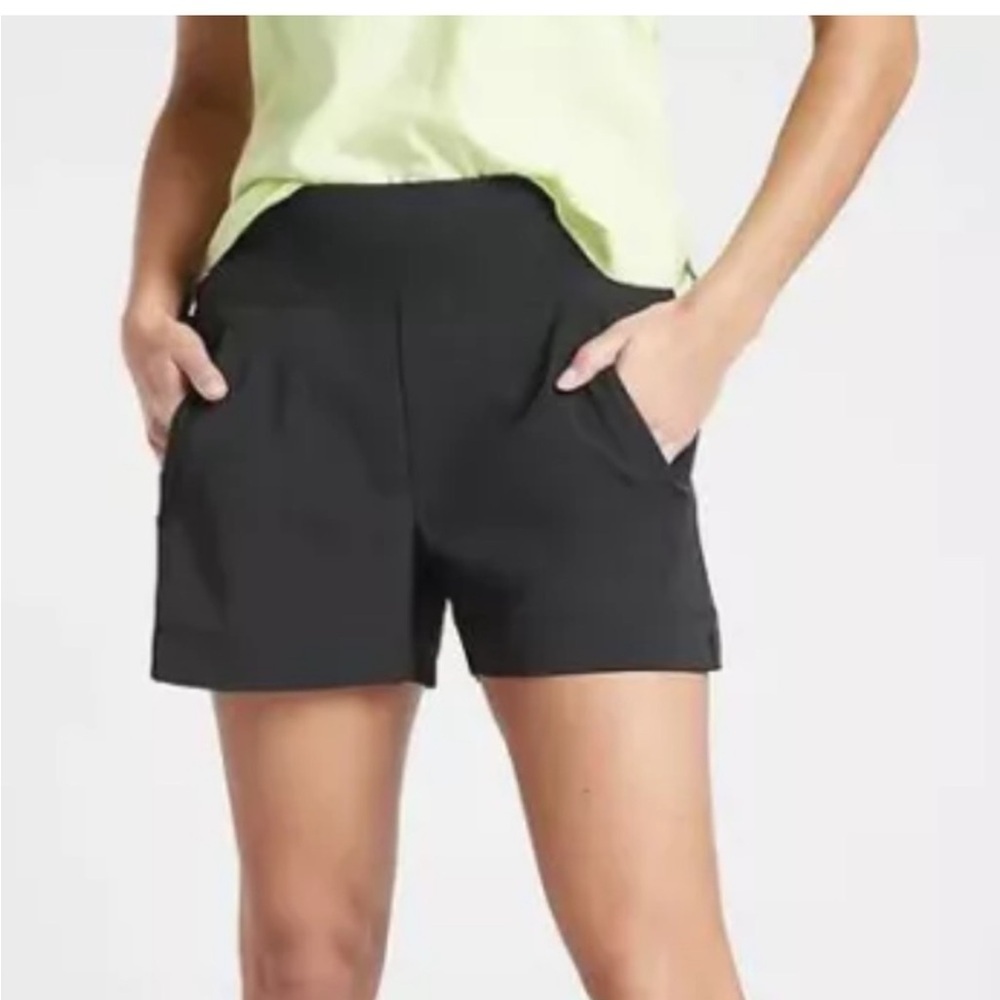 Athleta Trekkie North Short